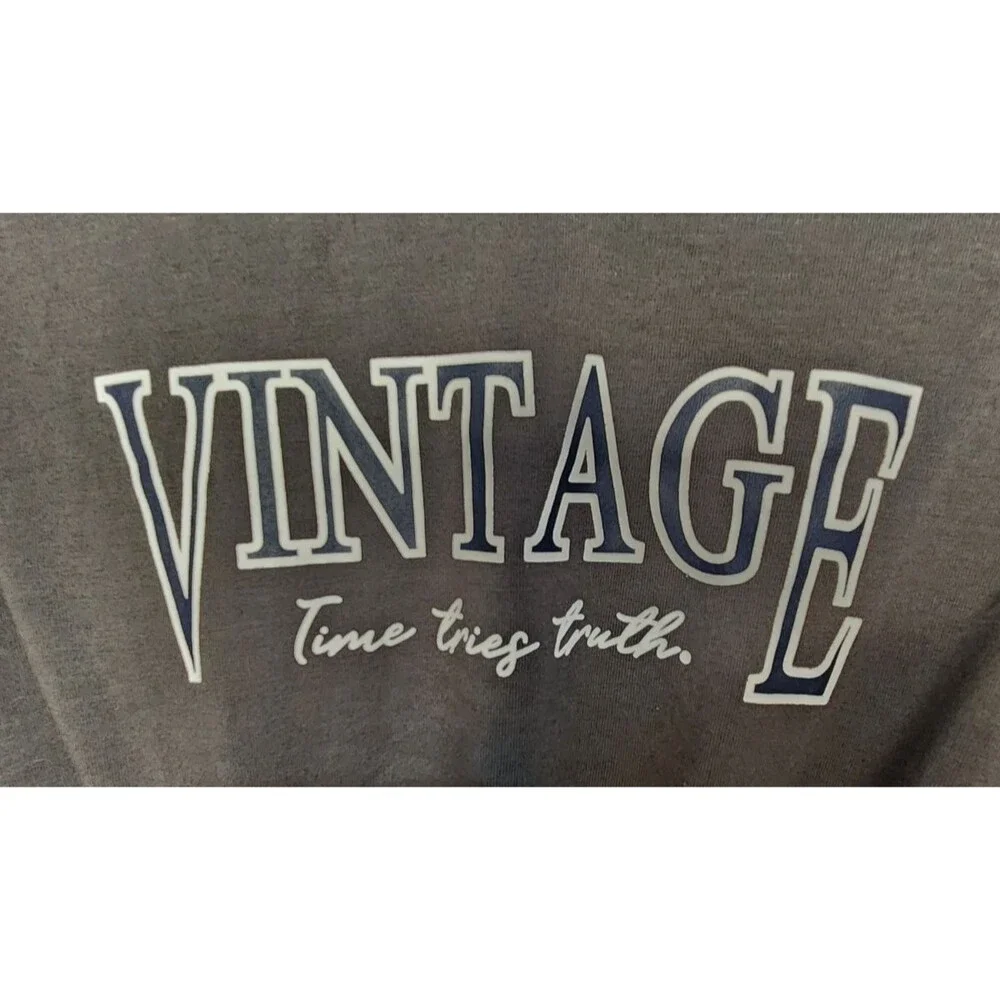 ⭐Vintage Time Tries Truth Gray Crop Top Size Medium⭐ - Picture 3 of 4
